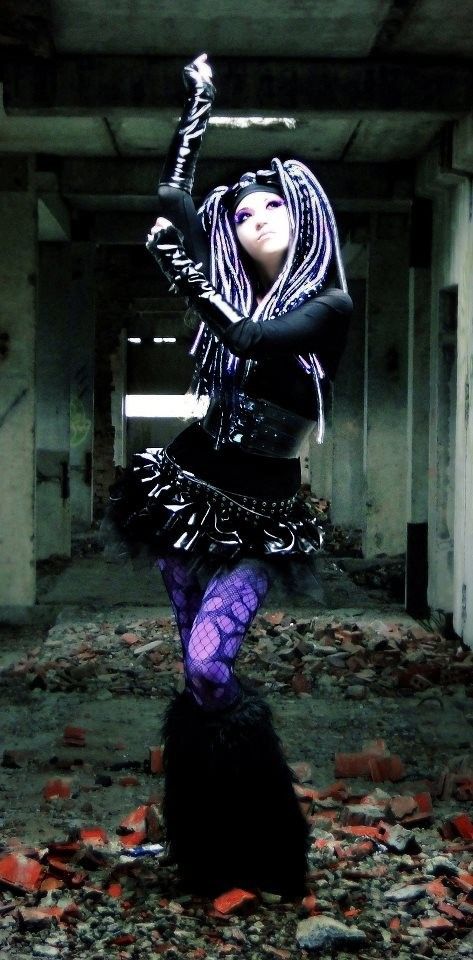 Cybergoth Outfits, Gothic Cyberpunk, Cybergoth Fashion, Industrial Goth, Cybergoth Style, Gothic Women, Gothic Clothes, Cyberpunk Fashion, Goth Beauty