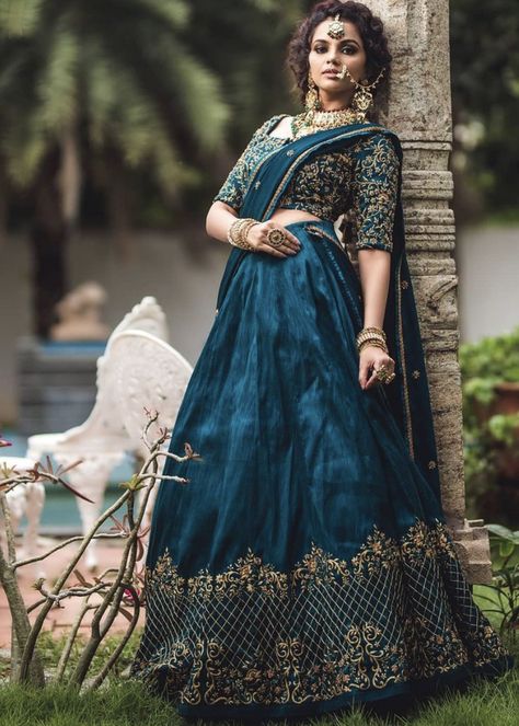 Engajment Lehenga, Modern Half Saree, Indian Wedding Saree Collection, Velvet Wedding Lehenga, Roka Outfits, Wedding Bridesmaid Dresses Indian, Lehenga For Engagement, Latest Traditional Dresses, Lehenga Ideas