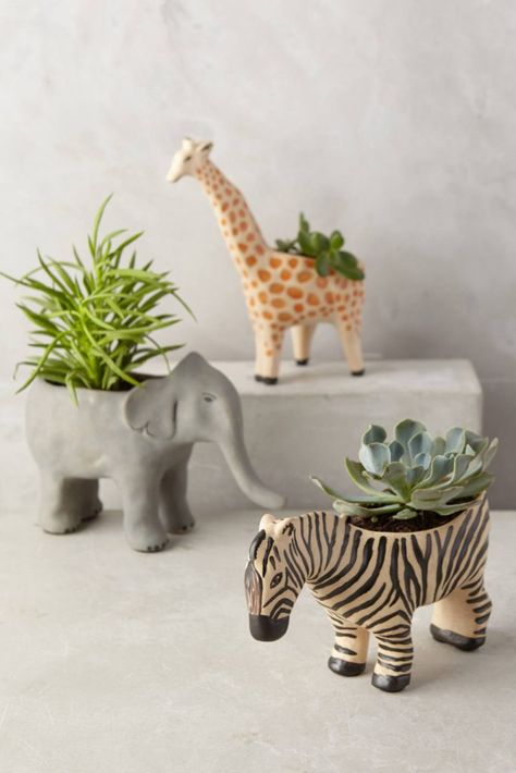 Animal succulent planter Animal Planters, Keramik Design, Small Planter, Ceramic Animals, Cactus Y Suculentas, Clay Projects, Zebras, Clay Art, Home Decor Accessories