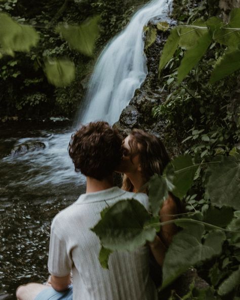 paradise 🌊 KEYWORDS: Indiana photographer, couples photographer, Indiana couples photographer, wedding photographer, photographer, Michigan photographer, Michiana photographer, Tennessee photographer, travel photographer, elopement photographer, travel, waterfall, waterfall photoshoot, couples poses, Indiana waterfall, France park logansport Indiana #indianaphotographer #photographer #travelphotography #lexinikolephotos #indiana #waterfall #explore #explorepage✨ #tennesseephotographer #exp... Pose For Waterfall, Jungle Couple Photoshoot, Goa Photoshoot, Waterfall Photoshoot, Waterfall Pictures, Photographer Travel, Engagement Pics, Couples Poses, Photographer Wedding