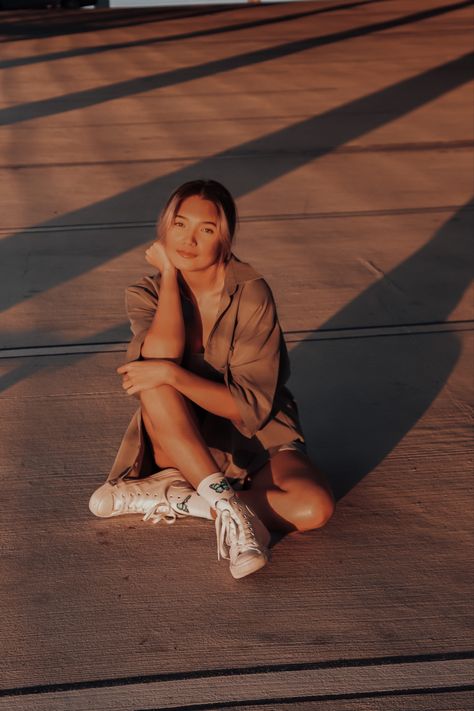 Parking Lot Portrait, Rooftop Parking Lot Photoshoot, Parking Structure Photoshoot, Park Photoshoot Ideas Instagram, Rooftop Poses, Parking Deck Photoshoot, Carpark Photoshoot, Car Park Photoshoot, Park Photo Ideas