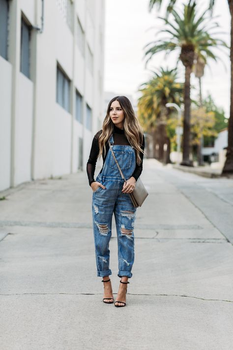 How to Style Your Overalls Like a Fashionista | The Everygirl Distressed Overalls, Street Style Fall Outfits, Overall Outfit, Overalls Outfit, Skirt Denim, Trendy Fall Outfits, Skirt Maxi, Modest Clothing, Black Denim Jacket