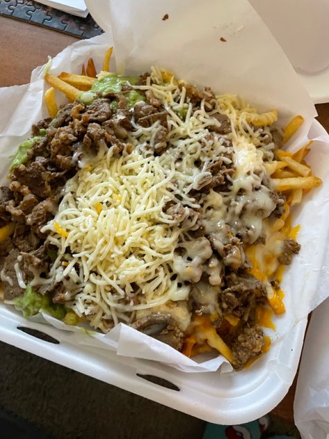 Carne Asada Fries Aesthetic, Carne Asada Fries, Tasty Recipes Videos, Deli Food, Delicacy Food, Healthy Food Dishes, Easy Healthy Meal Prep, Easy Smoothie Recipes, Food Therapy