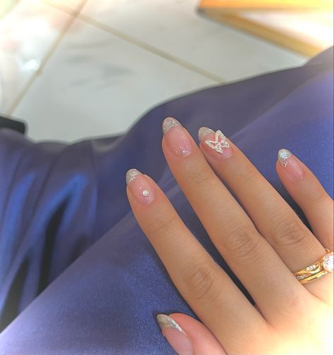 French Tips With Butterfly, French Tips With Butterflies, Silver French Tips, Jenner Nails, Short French Tip Nails, Simple Pearl, French Tips, Butterfly Nail, Nails Inspo