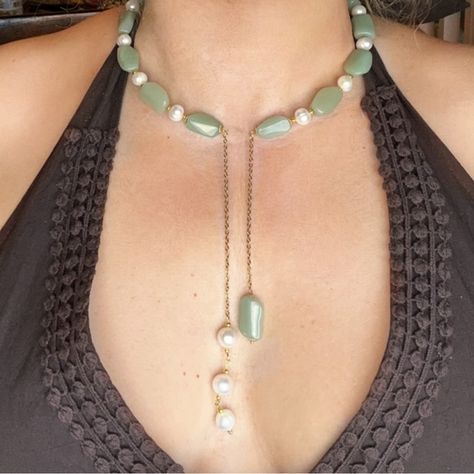 Shop sunandtan's closet or find the perfect look from millions of stylists. Fast shipping and buyer protection. Embrace sophistication and unique design with our handcrafted open front choker, perfect for making a graceful statement. This choker features polished chrysoprase nuggets and lustrous freshwater pearls, expertly combined to create a piece that’s both eye-catching and timeless. Materials: - Chrysoprase:Polished nuggets, approximately 20 mm x 10 mm each, providing a serene green hue. - Making Gemstone Jewelry, Beaded Necklace And Earring Sets, Gemstone Statement Necklace, Unique Silver Necklace, Jewelry Inspiration Necklaces, Pearl Pendant Beaded Necklace, Beaded Necklace Inspiration, Handmade Beaded Necklaces Design, Fall 2024 Jewelry Trends