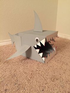 Shark Valentine box! Star Wars Valentines Box, Cool Valentine Boxes, Homemade Valentine Boxes, Girls Valentines Boxes, Diy Valentines Box, Valentine Boxes For School, Kids Valentine Boxes, Valentine Card Box, Monster Valentines