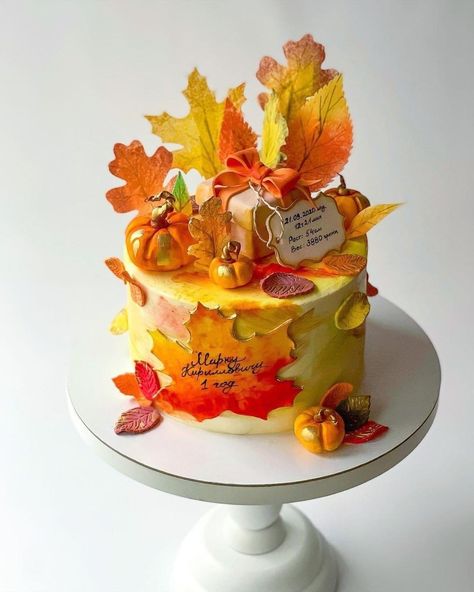 Autumn Cake Ideas Birthday, Flower Cookies Bouquet, Fall Leaf Cake, Fondant Cake Designs, Thanksgiving Cakes, Cookie Bouquet, Fall Cakes, Amazing Wedding Cakes, Fall Wedding Cakes