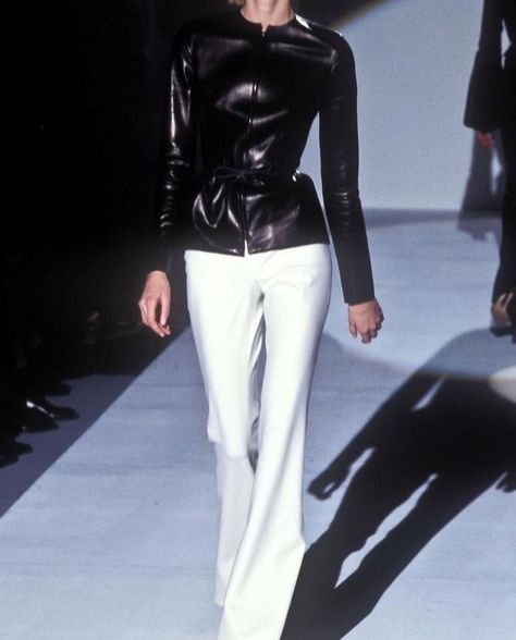 Tom Ford Gucci 90s Runway, Gucci Runway 90s, Tom Ford Gucci 90s, 90’s Runway, Tom Ford 90s, Gucci 90s, Prom 90s, Tom Ford Gucci, Gucci Runway