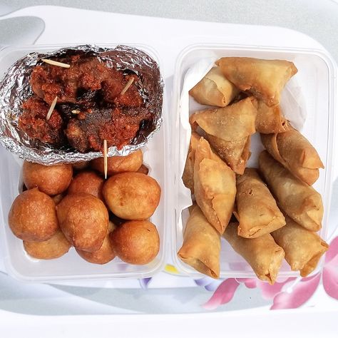 08067554656 SMALL CHOPS IN PORT HARCOURT CITY NIGERIA #smallchopsvendor #smallchopsinportharcourt #cakesinportharcourt #foodtray #puffpuff #foodtrayinportharcourt #chopstray #smallchopscombopacks Small Chops Pictures, Small Chops In Nigeria, Food Trays In Nigeria, Food Tray Ideas, Small Chops, Nigeria Food, Tray Ideas, Food Tray, Port Harcourt