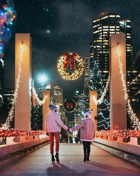 Have you been to this spot in Calgary, Alberta? There are so many places to see Christmas lights over the holidays! Calgary Canada Winter, Christmas In Montreal Canada, Calgary Christmas, Calgary Snow, Christmas In Vancouver, Winter Couple Photoshoot, Beautiful Christmas Lights, Couple Photoshoot Ideas, Canada Christmas