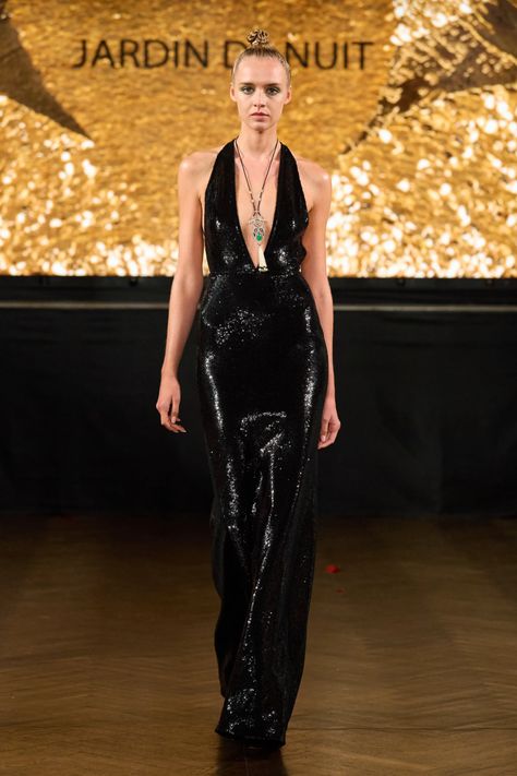 Naeem Khan Spring 2023 Ready-to-Wear Collection | Vogue Ss23 Fashion Trends, Ss23 Fashion, Christian Cowan, High Class Fashion, Dress Paris, Fashion Dream Job, Elegant Classy Outfits, Runway Gowns, Dreamy Gowns