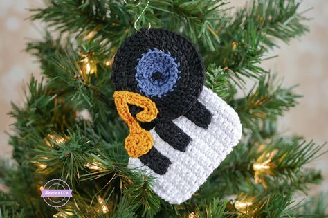 Crochet Christmas Ideas, Crochet Christmas Ornaments Free Pattern, Crochet Music, Crochet Christmas Ornaments Free, Crocheted Christmas, Christmas Light Ornament, Bing Crosby, Christmas Applique, Tutorials Diy