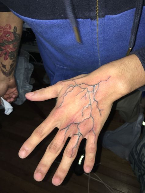 Lightning Knee Tattoo, Lightning Tattoo On Hand, Lightning Bolt Tattoo On Hand, Finger Lightning Tattoo, Hand Lightning Tattoo, Lightning Hand Tattoo, Blitz Tattoo, Word Tattoo Ideas, Simple Hand Tattoos