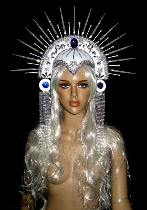 Queen Headpiece, Headdress Art, Winter Queen, Burning Man Costume, Glam Hair, Mens Halloween Costumes, Ice Queen, Costume Shop, White Paint