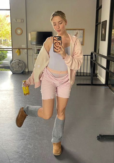 @lunamontana Contemporary Dance Outfits, Luna Montana, Amazon Workout Clothes, Balletcore Aesthetic, Ballet Attire, Ballet Inspired Fashion, Ballet Practice, Go Viral On Tiktok, Pink Pilates Princess