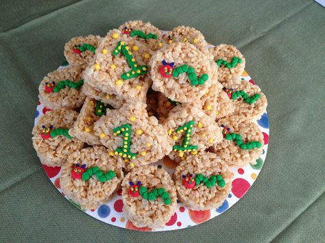 Very hungry caterpillar Rice Krispie treats... Hungry Caterpillar Desserts, Hungry Caterpillar Treats, Caterpillar Party, Hungry Caterpillar Party, Baby Boy Birthday, Rice Krispie Treats, Rice Krispie, Very Hungry Caterpillar, Very Hungry