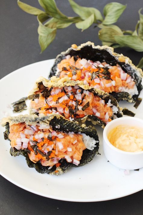 Fried Seaweed, Sushi Taco, Asian Fusion Recipes, Food Truck Menu, Shells Recipe, Salads Recipes, Spicy Salmon, Stuffed Shells Recipe, Taco Stuffed Shells