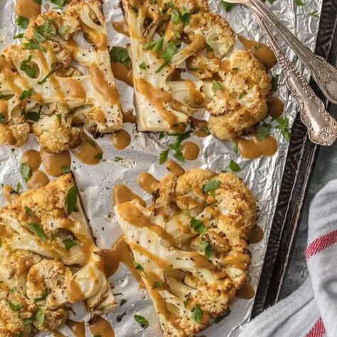 Peanut Cauliflower, Cook Cauliflower, Cauliflower Steaks Recipes, How To Cook Cauliflower, Cauliflower Steak, Roasted Cauliflower Steaks, Vegan Steak, Roasted Cauliflower Recipes, Peanut Sauce Recipe