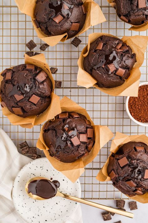 Homemade Chocolate Muffins, Triple Chocolate Muffins, Chocolate Muffin Recipe, Jumbo Muffins, Double Chocolate Muffins, Milk Chocolate Ganache, Eggless Desserts, Beautiful Cupcakes, Ice Cream Toppings