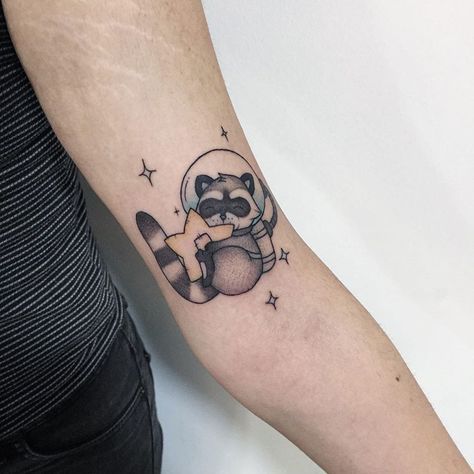 Raccoon Tattoo Cute, Racoon Tattoo Simple, Cute Raccoon Tattoo, Small Raccoon Tattoo, Rocket Raccoon Tattoo, Space Raccoon, Racoon Tattoo, Blackberry Tattoo, Umbrella Tattoo