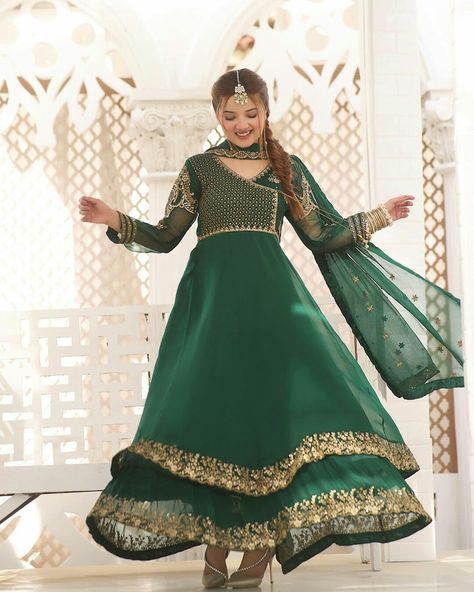 Rebecca Khan, Different Color Dresses, Long Anarkali Dress, Dress Design Pakistani, Haldi Photoshoot, Eid Photoshoot, Eid Photoshoot Ideas, Pakistani Women Dresses, Bridal Jewelry Sets Brides