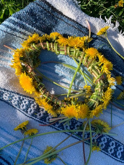 Making Flower Crowns, Crown Aesthetic, Summer Goals, Summer Plans, Flower Crowns, Spring Aesthetic, Spring Vibes, Summer Solstice, Summer Bucket