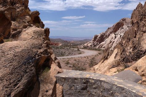 The Sandstone Formations In Nevada's Whitney Pockets Look Otherworldly Civilian Conservation Corps, Nevada Desert, Nevada Travel, Another Planet, Colorful Places, Valley Of Fire, Desert Landscape, Rock Formations, National Monuments