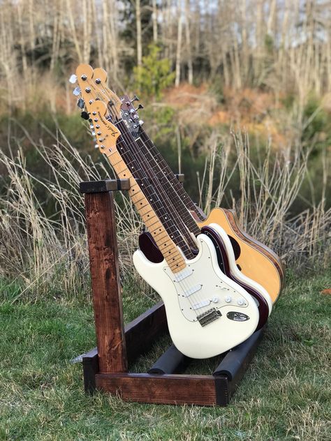 Pallet guitar stand