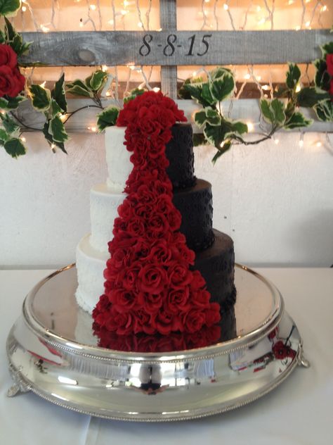 Red Black And Cream Wedding, Black And White Wedding With Red Roses, Red And Black Wedding Cake Ideas, Red Black Wedding Cake, Black Red And White Wedding Cake, Red White And Black Wedding Cake, Red Black And Gold 3 Tier Cake, Wedding Cake Black And Red, Red And Black Wedding Cake