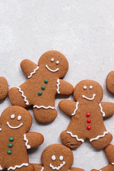 No Chill Gingerbread Cookies - Sweets by Elise Cookies No Chill, Cookie Glaze, Store Bought Frosting, Soft Gingerbread Cookies, Ginger Bread Cookies Recipe, Recipes Cookies, Recipes Christmas, Gingerbread Cookie, Christmas Dessert