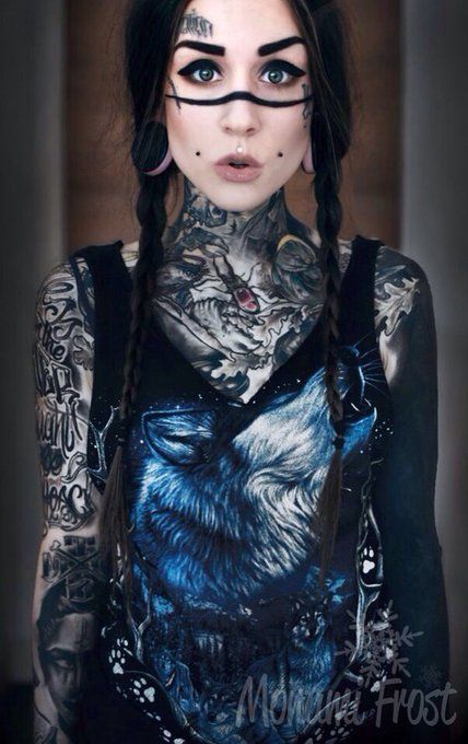 Monami Frost, Scene Girl, Tattoed Girls, Body Modification, 1 Tattoo, Hot Tattoos, Beauty Tattoos, Tattoo Models, Piercing Tattoo