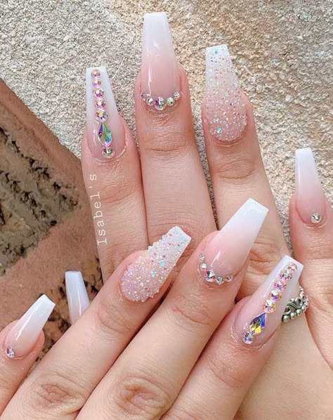 Hairstyles Romantic, Ongles Bling Bling, World Nails, Diamond Nail Designs, Romantic Updo, Messy Updo, Nails Design With Rhinestones, Pretty Nail Designs, Fake Nails With Glue