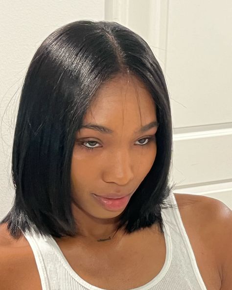 💳 Black Woman Shoulder Length Hair, Bob Styles For Black Women, Pressed Natural Hair, Silk Press Natural Hair, Pelo Afro, Silk Press, Hair Shows, Auburn Hair, Baddie Hairstyles