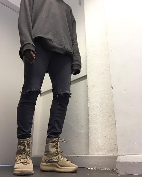 Yeezy military boots Yeezy Boots Outfit Men, Tactical Boots Outfit, Military Boots Outfit, Outfits Beige, Cat Boots, Gucci Denim, Yeezy Outfit, Boots Outfit Men, Yeezy Boots