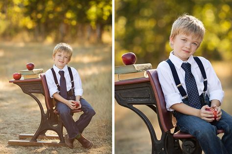 back to school boy Kindergarten Photography, School Picture Outfits, Back To School Mini Session, 1st Day Of School Pictures, Kindergarten Graduation Pictures, School Outside, Preschool Photography, Back To School Vintage, Kindergarten Pictures