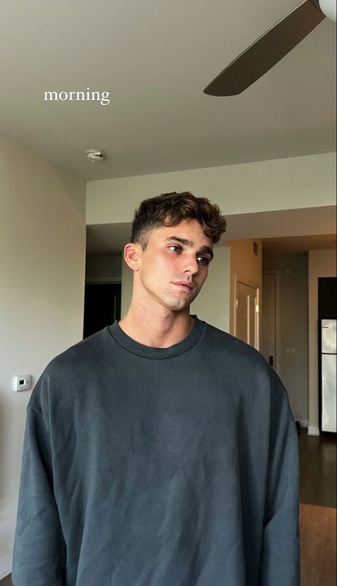 Jay Alvarez, Jay Alvarrez, Man Character, Attractive People, Haircuts For Men, Dream Life, Mens Hairstyles, Aesthetic Pictures, Short Hair