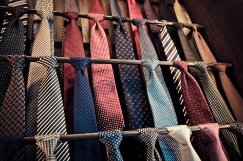 bey0nka Tie Display, Luxury Ties, Dress Shirt And Tie, Girly Car, Men's Ties, Thrift Shop, Mens Fashion Classy, Sharp Dressed Man, Car Girl