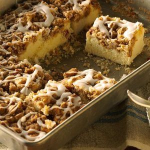 Crumb Cakes, Pecan Coffee Cake, Beautiful Brunch, Breakfast Cake Recipes, Cake Mix Desserts, Caramel Desserts, Coffee Cakes, Sweet Rolls, Cake Walk