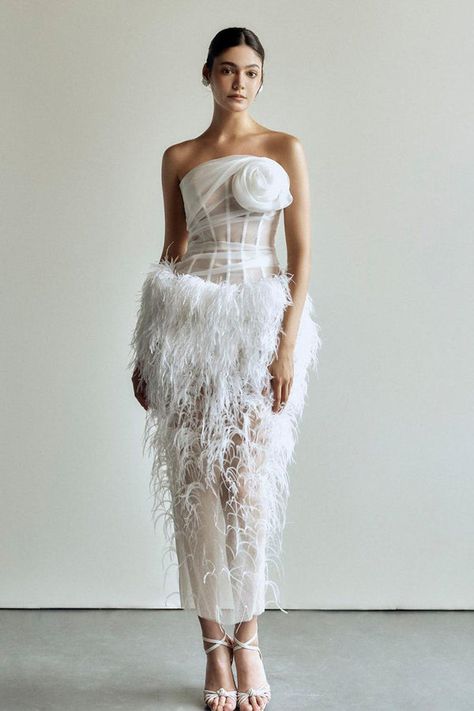 Unique Party Dress, Feather Fashion Design, Feather Wedding Dress, Italy Wedding Dress, Feathers Dress, 3d Dress, Dress With Feathers, Lace Pencil Dress, Mean Blvd