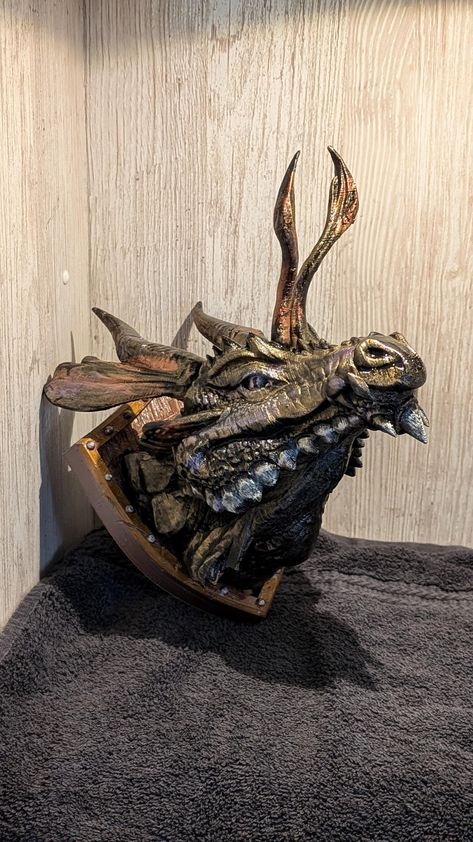 These small mischievous little guys are fun and entertaining, but be careful of your shiney objects, they love to gather treasures and hide them.  This wall mounted trophy is approximately 4" wide, 4" tall and 6" long Hanging Dragon Decoration, Mounted Dragon Head, Dragon Taxidermy, Dnd Room, Monster Taxidermy, Mythological Taxidermy, Dragon Wall, Vintage Dragon, Dragon Decor