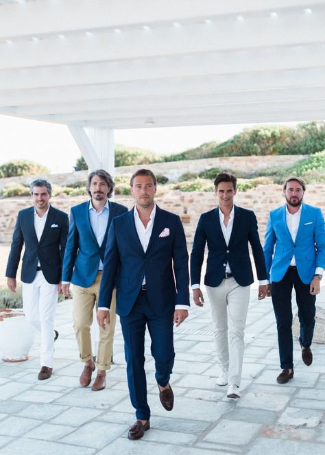 Mismatched groomsmen Mismatched Mens Suit, Mismatched Groomsmen Suits, Mismatched Groomsmen Attire, Summer Chique, Groomsman Suits, Mismatched Groomsmen, Wedding Guest Outfit Men, Corfu Wedding, Grooms Outfit