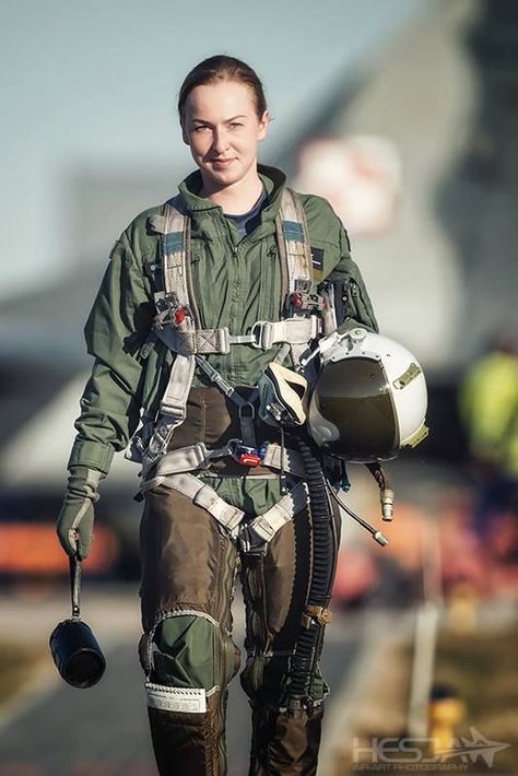 Fighter Pilot Pilot Outfit, Army Pilot, Photo Avion, Pilot Uniform, Jet Fighter Pilot, Female Pilot, Female Fighter, Military Girl, Female Soldier