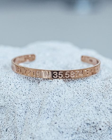 ✨Slim Nile Cuff bracelet with an open cuff 💫 A minimalist accessory that can accommodate huge feelings, memories and sensations. Special coordinates or a phrase on the bracelet will make it a unique symbol of important moments in your life. A perfect gift or personal memento that will always be with you, reminding you of the most precious things ❤️ #gold #jewelry #coordinatescollection #mycoordinates #coordinates #jewelrywithcoordinates Unique Symbols, Minimalist Accessories, Always Be, Cuff Bracelet, Gold Jewelry, Cuff, Perfect Gift, Feelings, In This Moment