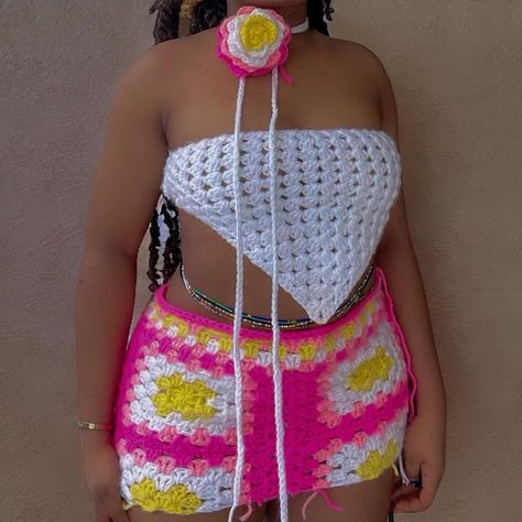 Crochet floral ruffles skirt set (skirt and halter... - Depop Crochet Skirt And Top Set, Crochet Bathsuit, Crochet Ruffle Skirt, Cute Crochet Tops, Boho Baddie, Crochet Skirt Set, Crochet Sets, Crochet Granny Stitch, Instagram Baddies