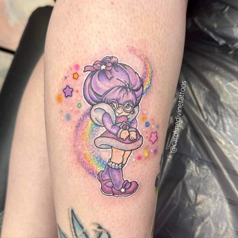 Rainbow Brite Tattoo, Brite Wallpaper, Lisa Frank Dolphin, Dolphin Tattoo, Kawaii Rainbow, Cartoon Character Tattoos, Eagle Tattoos, Cartoon Tattoos, Girly Tattoos