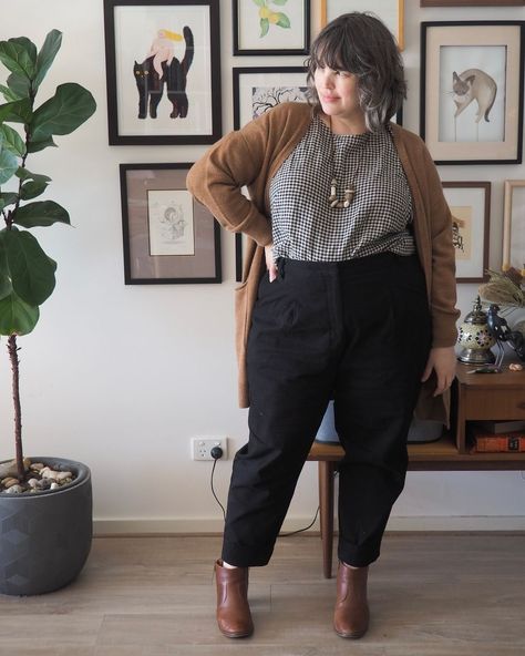 Lilli | You know those outfits that you reach for when nothing else is making you feel happy in your own skin? When you’re already running late and… | Instagram Professional Midsize Outfits, Plus Size Androgyny, Granny Chic Fashion Plus Size, Midsize Dark Academia, Business Casual Outfits Curvy, Midsize Autumn Outfits, Plus Size Lesbian Fashion, Dark Feminine Outfits Casual, Wfh Fits