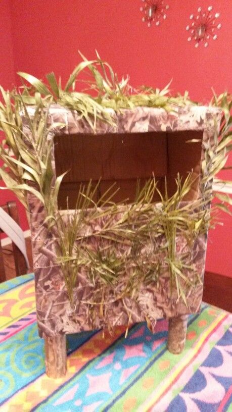 Valentine box deer/duck blind Valentines Day Boxes, Unique Valentine Box Ideas, Target Valentines, Kids Valentine Boxes, Kid Kid, Boys Valentines, Deer Blind, Duck Blind, Birthday 10