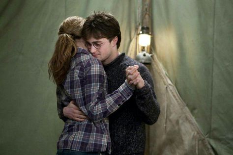 Harmony Harry Potter, Harry Potter Ron And Hermione, Deathly Hallows Part 1, Harry And Hermione, Меган Фокс, Harry Potter Deathly Hallows, Harry Potter Scene, Harry Potter Hermione, Harry Potter Pictures