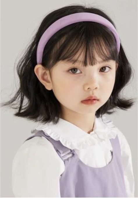 Black Bobs, Hairstyles For Naturally Curly Hair, Curly Styles, Japanese Kids, Textured Bangs, Chic Kids, 얼굴 드로잉, Haircut With Bangs, Naturally Curly Hair