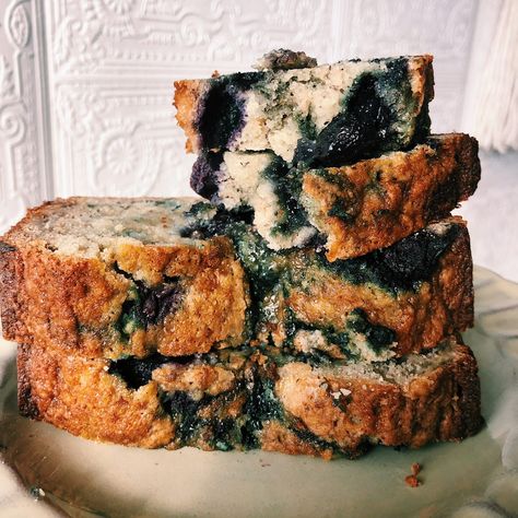 Blueberry Banana Bread - apaigeofpositivity Blueberry Loaf Cakes, Lemon Blueberry Loaf, Blueberry Loaf, Blueberry Banana Bread, Simple Sugar, Cake Wraps, Blueberry Bread, Almond Flour Recipes, Gluten Free Desserts Recipes